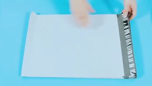 100pcs Courier Bag Kurier Shipping Flyer Plastic Pos Postage Bag Kurier Beg Murah self-adhesive poly shipping bags