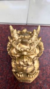 Kỳ lân quái bằng đồng phong thủy ngồi bệ bát quái cầu con cái Cao 16cm rộng 7cm nặng 1.1kg