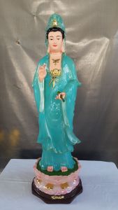Tượng Quan Âm Bồ Tát cao 68cm.
