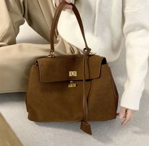 Large Capacity Leather Tote Bag for Commuting Women Fashionable Handbag Shoulder Bag Lock Buckle Closure Soft Leather