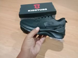 Sepatu Hitam untuk Anak: Pilihan Terbaik & Praktis