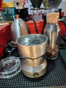 เครื่องบดกาแฟ บดกาแฟไฟฟ้า บดพริก ปั่นบดเมล็ดกาแฟ เมล็ดธัญพืช ละเอียดดี ปั่นแหลก ปั่นละเอียด ใช้ดี ใช้ทน พร้อมส่ง