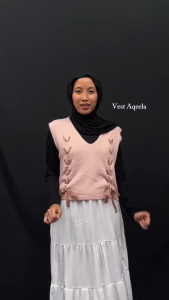 Haseena Vest Knit Aqeela Rompi Love Basic Simpel Outer Wanita Rajut Halus Atasan