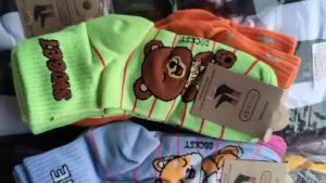 Sock ถุงเท้าขอยาวคละลายตราSocksy ขนาดฟรีไซส์ ขายเป็นแพ็ค (1แพ้คมี12 คู่) ถุงเท้าเนื้อผ้านุ่มและยืดหยุ่นดี สินค้าขายดี ไซส์4-6/5-7/7-9/9-12 พร้อมส่งจ้า