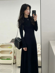 Y6Y | Đầm Dài Tay Phong Cách Audrey Đen Elegance
