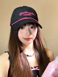 พร้อมส่งจากไทย ลูกไม้สไตล์เกาหลี หมวกแก็ป 2025 สีขาวและดำ ดีไซน์เรียบหรู