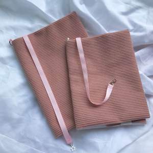 ปกผ้าห่อหนังสือรุ่นผ้าลูกฟูก ขนาด A5/B6 ปกผ้าสำหรับใส่หนังสือนิยาย การ์ตูน Bullet Journal...