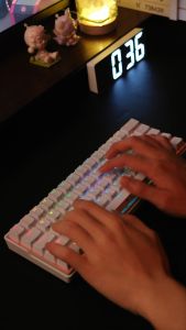 Kemove K61 Bàn Phím Cơ Đèn nền RGB hot-swappable Bàn phím có dây 60% bố trí 61 phím Bàn phím chơi game chống bóng mờ phím cho laptop máy tính Máy tính để bàn Bàn phím công tắc Đỏ/Xanh chuyển đổi - Lazada