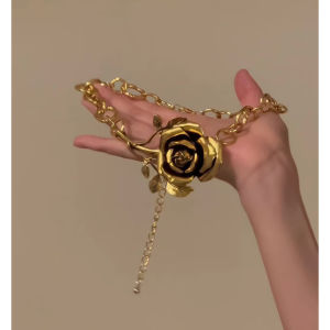 Exaggerated Rose Flower Necklace Antique Metal round Ring Clavicle Chain Fashion Neck Chain Personalized Design Womens Jewelry
