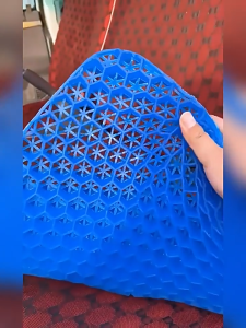 Honeycomb silica gel cold pad gel cushion thickened office seat cushion sweat proof and breathable 蜂窝硅胶冰凉垫凝胶坐垫加大加厚办公室久坐椅垫防汗透气