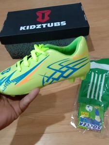 KIDZTUBS Sepatu Sepak Bola Anak Laki LakI Size 28 29 30 31 32 33 34 35 36 37 KDZ1550112724