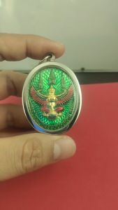 เหรียญพญาครุฑ มหาเศรษฐี กระไหล่ทองลงยาสีเขียว รุ่นรวยทันใจ วัดจตุธาตุธาราม ยิงโค๊ต (รันนับเบอร์ทุกเหรียญ) กรอบสแตนเลสแท้ แถมฟรีผ้ายันต์