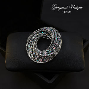 Retro Design 3D Brooch Pin High End Luxury Coat Accessory for Women Pin Style Chest Flower Jacket Coat Styling Gemstone Alloy