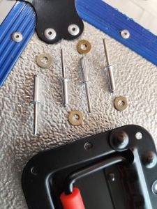 Paku Rivet Handle / Part case ukuran 5 x 19 mm + Ring 5 ml kuning