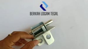 Grendel Tanam Besi Hollow Dimensi 8cm × 5cm Slot henderson Bawah