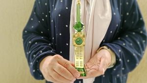 Miniatur Menara Jam Mekah Besar