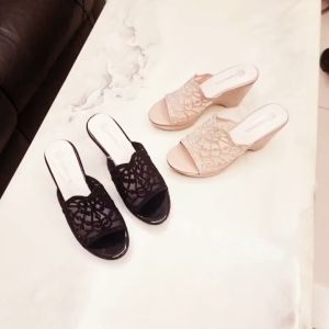 Dép Nữ Đế Xuồng Mũi Tròn Quai Lưới Đính Xoàn Phong Cách Thanh Lịch Cao 9cm - Màu Đen/Nâu Phong Phú