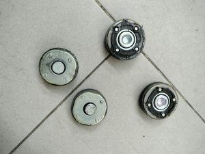 cục từ nam châm đen rã từ loa xe ô tô ra còn đẹp dùng tốt cho anh em thợ chế đồ nhe ( GIÁ 1 CỤC)