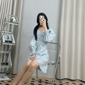 ชุดเดรสยาวคอเหลี่ยมแขนพองสไตล์ฝรั่งเศสย้อนยุคสง่างามสำหรับผู้หญิงในฤดูใบไม้ผลิ ชุดเดรสเข้ารูปคอวีแขนยาวทรงเอ