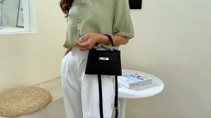 Large Capacity Tote Shoulder Bag Leather Retro Versatile Handbag Pleated