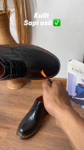 Sepatu Cocok untuk Pakaian Casual: Docmart Low Boots Kulit & Brouge Wingtip