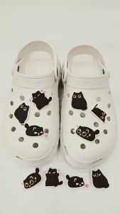 [C11] Sticker 2D Charm gắn dép Crocs dép sục dép cá sấu mẫu đa dạng cat black
