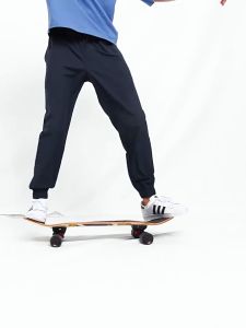 GIORDANO Men Joggers 4-Way Stretch Elastic Waist Joggers Solid Color Lightweight Athleisure Fashion Casual Joggers 13113022