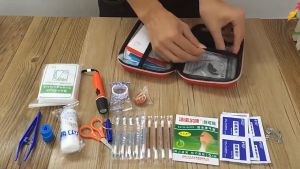 กล่องใส่ชุดปฐมพยาบาลเบื้องต้น กระเป๋ามีซิป วัสดุกล่องแข็งแรง ตกพื้นไม่เป็นไร