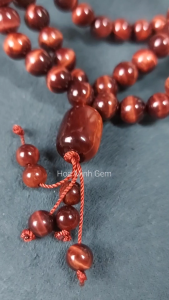Vòng chuỗi 108 hạt đá Mắt Hổ nâu đỏ size hạt 8 li phối lu thống mắt hổ charm ốp hoa vàng xi sang trọng an nhiên | Hoa Minh Gem