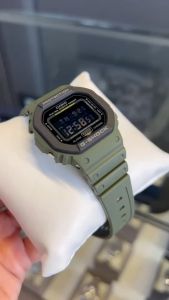 CASIO G-SHOCK นาฬิกาผู้ชาย รุ่นสีพิเศษ DW-5610SU-3 จีช็อค
