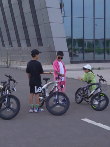 Beige จักรยานเด็ก จักรยานดิสก์เบรก รถจักรยานเด็ก 18นิ้ว วามเร็วตัวแปร จักรยาน 6 ขวบ ขึ้นไป