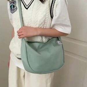 Psion สต็อกแน่น กระเป๋าสะพายข้างอเนกประสงค์ น้ำหนักเบาสายสามารถปรับระดับได้งานซิปรอบสามารถจุของได้หลายอย่างใช้งานง่าย ไม่ซื้อพลาดมาก