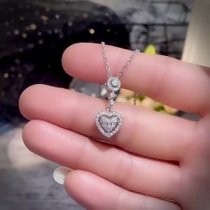 Huitan Creative Heart Pendant Necklace Women Delicate Wedding Necklace Brilliant Cubic Zirconia Fancy Gift Fashion Jewelry 2021
