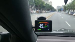 เครื่องวัดความเร็วในการแสดงผล HUD สำหรับรถยนต์ OBD2 P16กล่องแจ้งเตือนความเร็วเกินกำหนดสัญญาณเตือนอุณหภูมิสูงเครื่องวัดความเร็วแบบดิจิตอลอัจฉริยะ