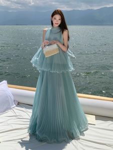 CHANGTONG | Age-defying Beach Style Set Top Skirt
