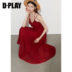 D-PLAY | Đầm Nghỉ Dưỡng Pháp Ảnh V Có Nếp Nhăn Màu Vàng