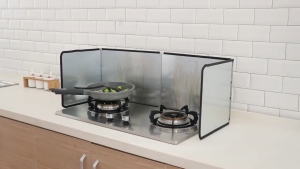 แผ่นกันน้ำมันกระเด็นในครัว ป้องกันน้ำมันกระเด็น ทนต่ออุณหภูมิสูง และสามารถล้างทำความสะอาดได้หลายครั้ง