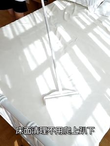 ลูกกลิ้งดักฝุ่น ลูกกลิ้งเก็บขน ลูกกลิ้งฝุ่น ลูกกลิ้งขนแมว ความกว้าง 24ซม/19ซม ด้ามจับปรับความยาวได้สูงสุด 87ซม.