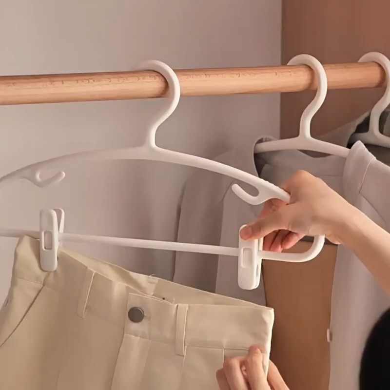 ชุดแขวนเสื้อพร้อมแคลมป์ 2in1 กันลื่น ไม่ทิ้งรอย สำหรับแขวนเสื้อและกางเกง | สำหรับหอพัก นักเรียน ใช้ในบ้าน