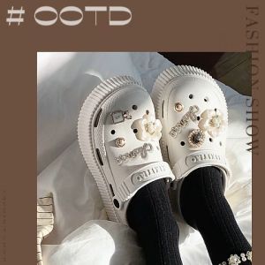 LHSunday งานปังเวอร์ รองเท้าแตะผู้หญิงหัวโตส้นหนารุ่นฮิต รุ่นนี้บอกเลยเอาใจสายเสริมส้นด้วยความสูงถึง 1.5 นิ้ว ใส่สบายไม่หนักเท้า มาพร้อมตัวการ์ตูนสุดหวานเอาใจสายคุณหนูทั้งหลาย ไม่อยากเอาท์กดเลย