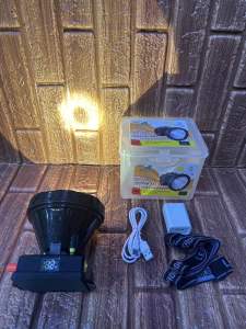 ไฟฉายคาดหัว ตราเสือ รุ่น MP-7809 หน้ากว้าง 10 cm. แสงสว่างส่องไกล LED 6000w จอแสดงชั่วโมงการทำงาน มีให้เลือก แสงขาว และแสงเหลือง