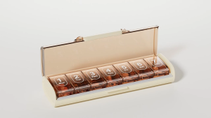 กล่องใส่ยา สำหรับ 1 อาทิตย์ 7 ช่อง เซ็ตตลับใส่ยา พกพาง่าย เก็บสะดวก (รุ่น 8335)