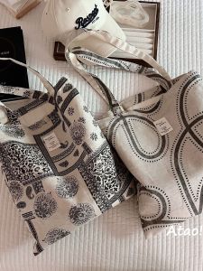 Retro Ethnic Style Canvas Shoulder Bag Large Capacity Cotton Linen Print Womens Versatile Bag Soft Open Structure Everyday Use