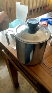 Stainless Steel Oil Strainer Can 1-1.8L Reusable Kitchen Dispenser with Filter for Cooking Oil Utensils High-Quality Non-Stick Coating Leak-Proof Construction