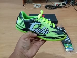 KIDZTUBS Sepatu Futsal Anak Laki Laki Size 28 29 30 31 32 33 34 35 36 37 TUBS1854103024