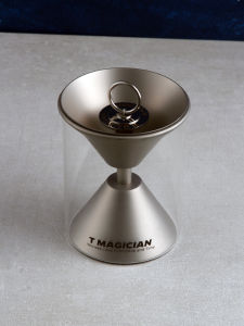 Trendy Creative Metal Ashtray Dustproof Smoke Odor Proof for Living Room Office Cute Female Luxury High End Home Decor Accessories