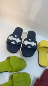 ZS73 Sandal Wanita Teplek Trendy Dengan Berbagai Warna Casual Dan Elegan