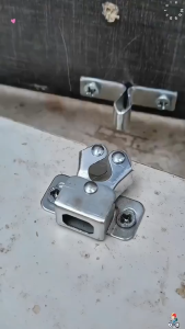 Chốt Hít Cửa Tủ Inox – Set 2 Cái – Chốt Lò Xo Bắt Cửa Gỗ Tủ Bếp Tủ Quần Áo Tủ Giày Chống Rung