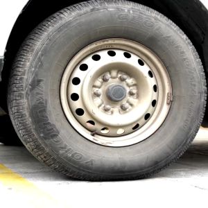Xi Dưỡng Đen Bóng Lốp Ô Tô Xe Máy Fast Shiny BlackDung dịch làm đen bóng làm mới lốp ô tô xe máy xe đạp bóng lốp 500ml