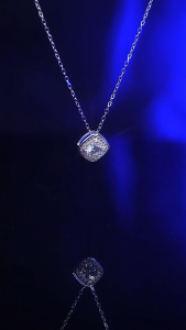 LOVETIA Kalung Wanita Perak Asli Moissanite Liontin Silver 925 Square 1.0 Carat Jewellery XGP150